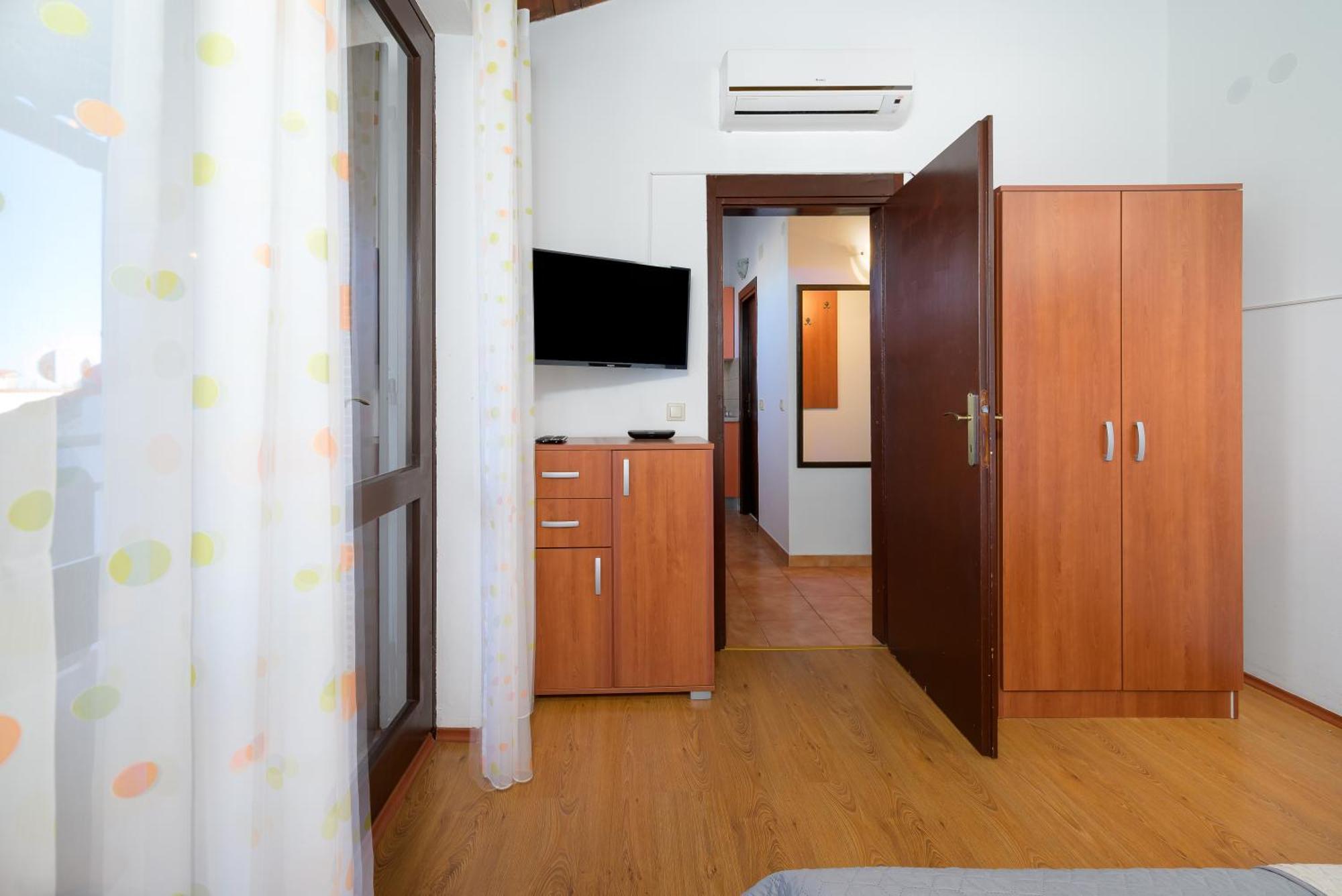 Apartment Pinjola Porec Exterior photo